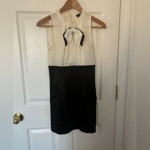 Women’s Bebe Black-And-White Dress Size Small